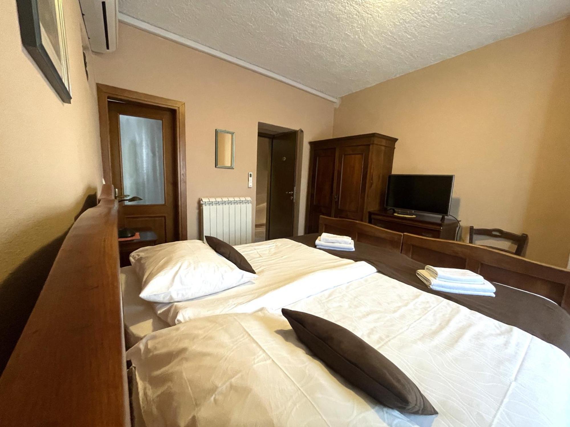 Hisa Stekar Villa Kojsko Стая снимка